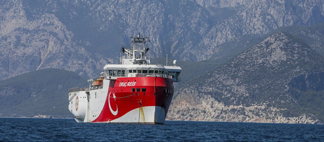 Το Oruc Reis συνεχίζει να παραβιάζει την ελληνική υφαλοκρηπίδα & η Άγκυρα ετοιμάζει το 3ο πλωτό γεωτρύπανο της